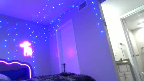 Snapshot of curvyychocolate chatting on 02-15-25, 11:03 curvyychocolate online show from 02-15-25, 11:03