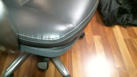 Snapshot of cutandwaxed2 chatting on 12-14-24, 02:31 BI SMOOTH MATURE SUB online show from 12-14-24, 02:31