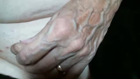 Snapshot of cutandwaxed2 chatting on 10-19-25, 01:34 BI SMOOTH MATURE SUB online show from 10-19-25, 01:34