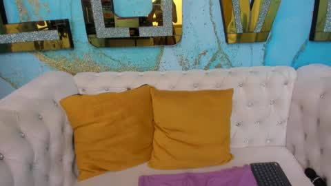   online show from 01-11-25, 05:07