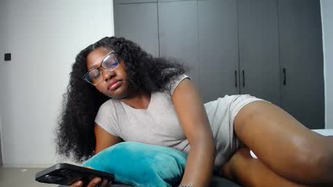 Liya online show from 05-17-26, 05:53
