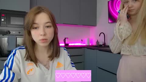 Snapshot of cute_beauty chatting on 10-20-25, 01:33 Amanda online show from 10-20-25, 01:33