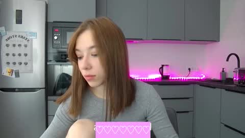 Snapshot of cute_beauty chatting on 11-11-25, 11:21 Amanda online show from 11-11-25, 11:21