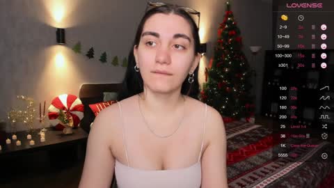 Snapshot of cute_chus chatting on 12-17-24, 07:18 Hanna online show from 12-17-24, 07:18