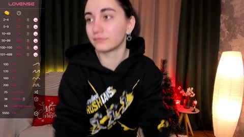 Snapshot of cute_chus chatting on 12-28-24, 05:23 Hanna online show from 12-28-24, 05:23