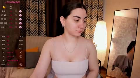 Snapshot of cute_chus chatting on 03-08-25, 02:01 Hanna online show from 03-08-25, 02:01