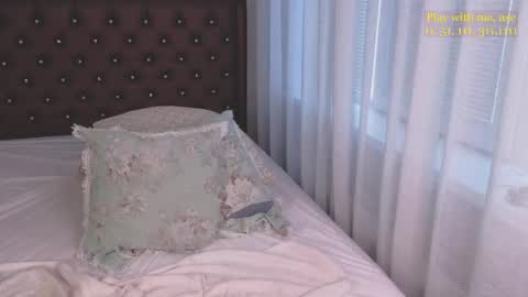 Everyday stream in the same time online show from 04-28-26, 01:26