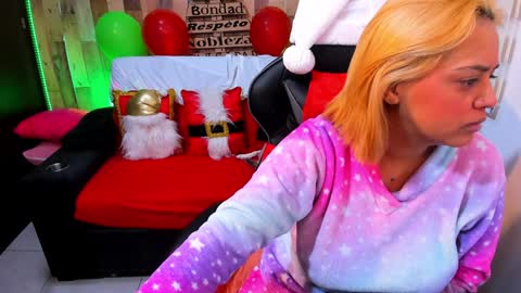    Independent Model online show from 12-25-24, 07:24