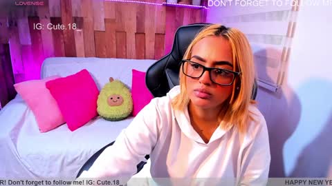    Independent Model online show from 01-05-25, 10:50