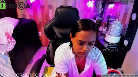    Independent Model online show from 03-08-26, 08:45