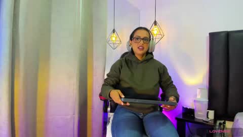    Independent Model online show from 05-25-26, 12:44