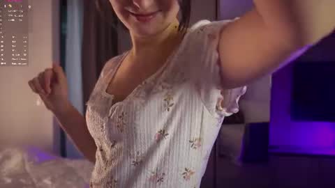 Snapshot of cute_emiliya chatting on 07-22-26, 12:46 Emily online show from 07-22-26, 12:46