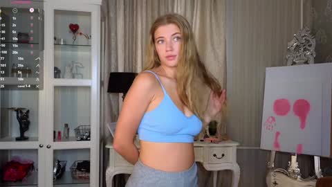 Snapshot of cute_fox_girl chatting on 09-20-25, 07:20 Anne online show from 09-20-25, 07:20