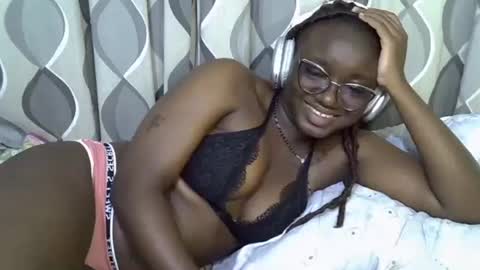 Snapshot of cute_gee chatting on 06-03-26, 11:24 daddysdoll online show from 06-03-26, 11:24