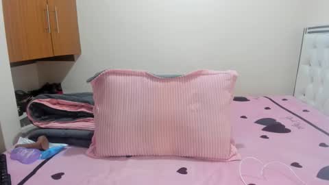 cute_gee43 online show from 09-09-25, 07:02