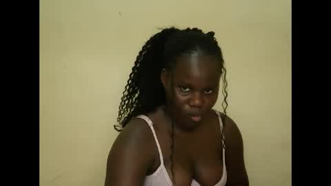 Snapshot of cute_latifah chatting on 01-17-26, 08:12 cute_latifah online show from 01-17-26, 08:12