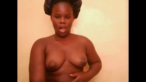 Snapshot of cute_latifah chatting on 02-18-26, 10:33 cute_latifah online show from 02-18-26, 10:33