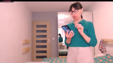 cute_lion_ online show from 01-17-26, 01:05