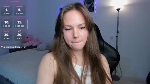 Snapshot of cute_little_ass chatting on 10-19-25, 01:01 Emily online show from 10-19-25, 01:01