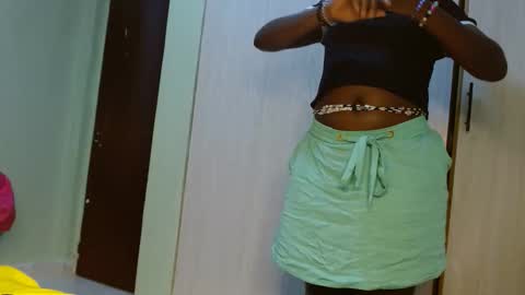 cute_lorna online show from 04-28-26, 02:10