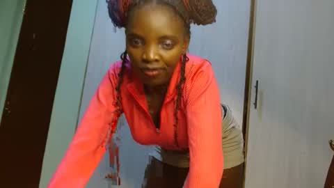 cute_lorna online show from 04-28-26, 02:33