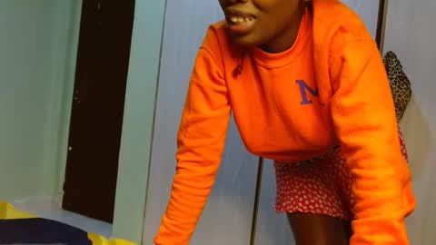 cute_lorna online show from 04-29-26, 05:30