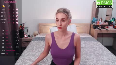 Snapshot of cute_milana chatting on 12-19-25, 12:12 Milana online show from 12-19-25, 12:12