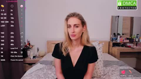 Snapshot of cute_milana chatting on 02-14-26, 10:23 Milana online show from 02-14-26, 10:23