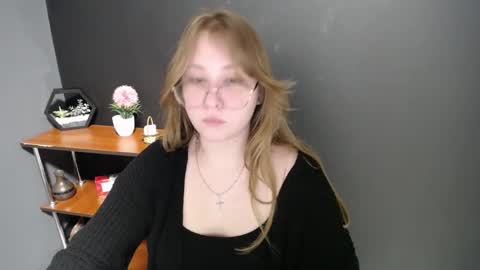 Veronica online show from 02-28-25, 11:47