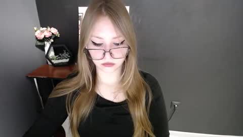 Veronica online show from 02-27-26, 08:14