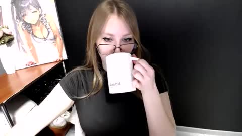 Snapshot of cute_minx chatting on 06-08-26, 09:20 Veronica online show from 06-08-26, 09:20