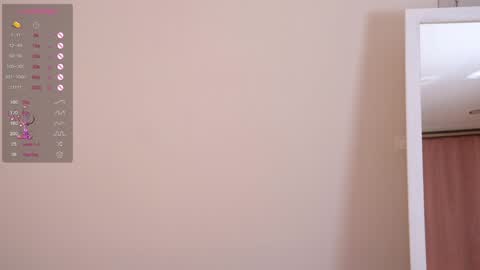 Snapshot of cute_shine chatting on 12-12-24, 09:40 Hey im Kristina Thank you for your support online show from 12-12-24, 09:40