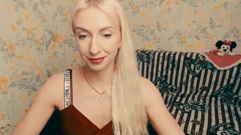 cute_smile_shy online show from 12-03-24, 07:55