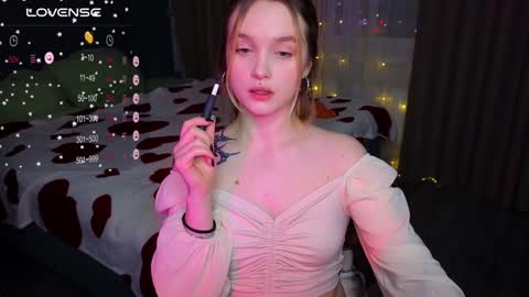 Snapshot of cute_summer_breathe chatting on 01-22-25, 05:17 Sue online show from 01-22-25, 05:17