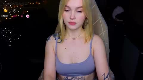 Snapshot of cute_summer_breathe chatting on 10-26-25, 07:42 Sue online show from 10-26-25, 07:42