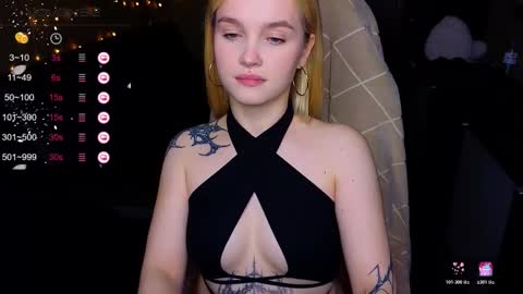 Snapshot of cute_summer_breathe chatting on 11-04-25, 09:58 Sue online show from 11-04-25, 09:58