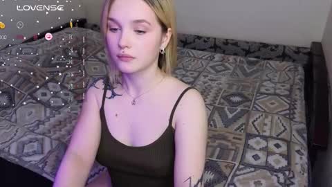 Snapshot of cute_summer_breathe chatting on 02-20-26, 05:13 Sue online show from 02-20-26, 05:13