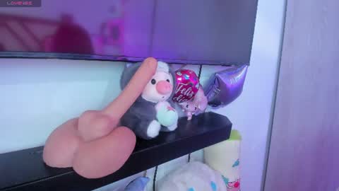 Snapshot of cute_sweetmontt chatting on 08-07-26, 06:10 katalinda montt online show from 08-07-26, 06:10