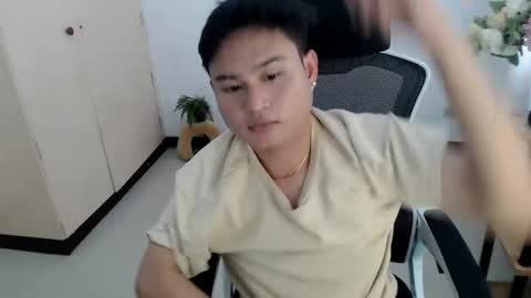 cuteasianlee online show from 12-15-25, 05:34