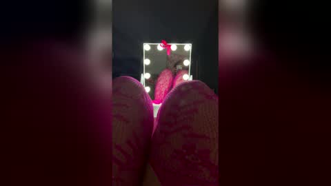 cutebananas online show from 06-01-26, 08:16