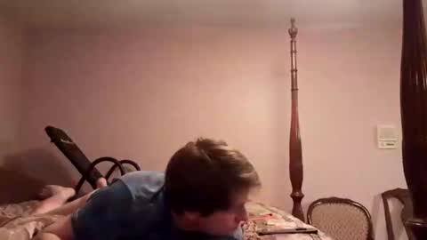 Snapshot of cuteboii29 chatting on 02-20-25, 02:40 cuteboii29 online show from 02-20-25, 02:40