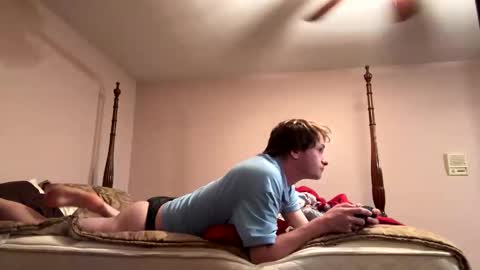 Snapshot of cuteboii29 chatting on 09-24-25, 01:42 cuteboii29 online show from 09-24-25, 01:42