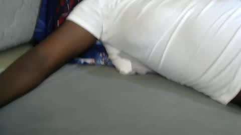 Snapshot of cutebrownie1998 chatting on 03-12-26, 08:20 VALLARY online show from 03-12-26, 08:20