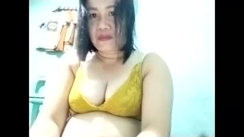 Snapshot of cutechey06 chatting on 09-24-25, 04:05 Sky online show from 09-24-25, 04:05