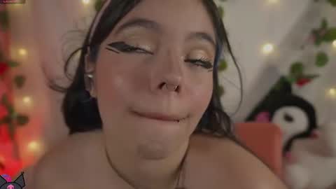 Snapshot of cutee_andrea chatting on 07-07-26, 02:14 Andrea 3 online show from 07-07-26, 02:14