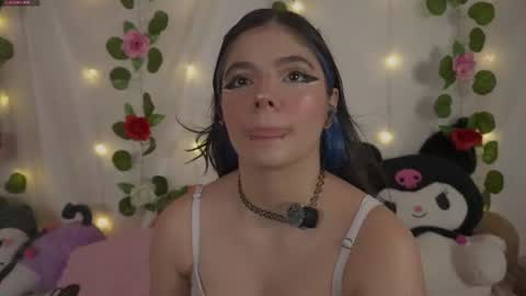 Snapshot of cutee_andrea chatting on 07-08-26, 02:05 Andrea 3 online show from 07-08-26, 02:05