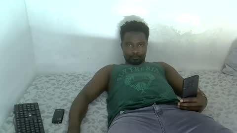 Snapshot of cutee_daddy chatting on 11-01-25, 01:24 daddy online show from 11-01-25, 01:24