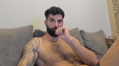 Snapshot of cuteeboy chatting on 01-17-25, 11:07 cuteeboy online show from 01-17-25, 11:07