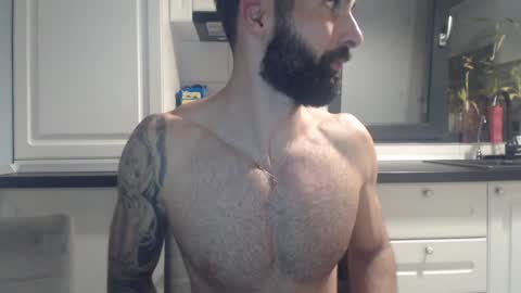 Snapshot of cuteeboy chatting on 01-22-25, 10:15 cuteeboy online show from 01-22-25, 10:15