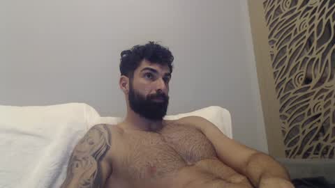 Snapshot of cuteeboy chatting on 01-26-25, 10:46 cuteeboy online show from 01-26-25, 10:46